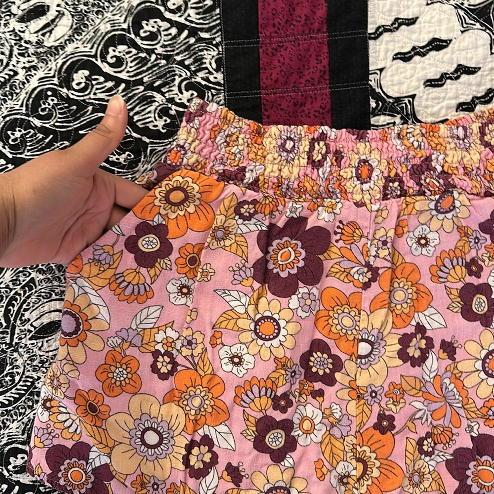 Floral Print Shorts - Picture 2 of 4